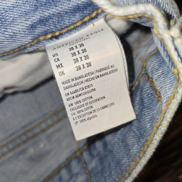 Moved To Booth - Picture 3 of 5